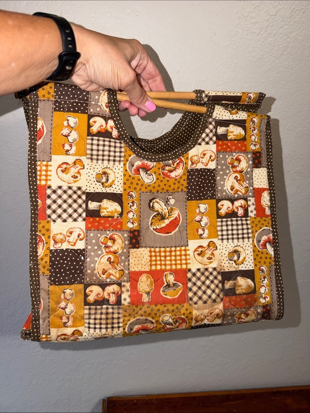 Vintage 70s Handmade Insulated Casserole Carrier Cover Adjustable cottagecore